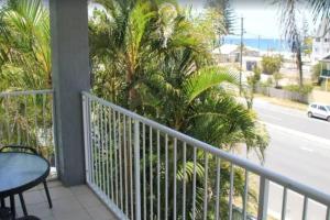 Comfy Unit in Palm Gables Palm Beach!