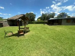 Cabañas Los Frutales - 比亚莱特马西