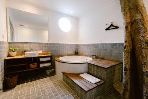 Brown Feather Batu Belig