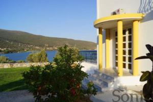 Villa Elaia Mirtila 50m from sea