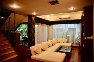 4-5 bedroom Villa At Kamala Beach, Pool