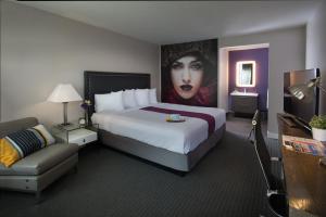 King Room - Non-Smoking room in Hotel Iris - Mission Valley-San Diego Zoo-SeaWorld