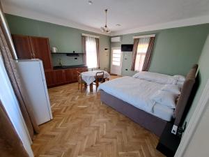 Eagles Court - Orlovski Vrt