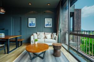 Saturdays Residence By JJM