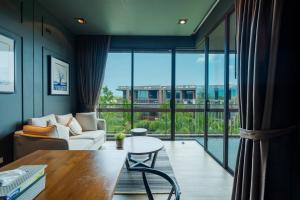 Saturdays Residence By JJM