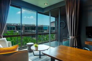 Saturdays Residence By JJM