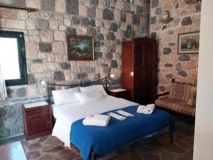 Deluxe Two-Bedroom Apartment with Garden View room in Ela Mesa