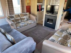 8 berth caravan at manor park hunstanton free wifi