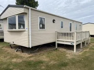 Super 3 Bedroom Pet friendly Caravan with Decking - 斯内蒂瑟姆