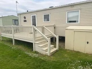 pet free 2 bedroom caravan with decking at Heacham - 斯内蒂瑟姆