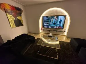 Modern 1-Bedroom apartment in Zamalek visits allowed - Minyet el-Sîrig