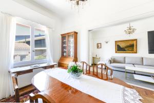 Athenean Classic Apartment at Acropolis Museum & Metro