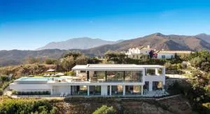 Exclusive VILLA IMAGINE MARBELLA breathtaking panoramic sea views heated infinity pool - Benahavís