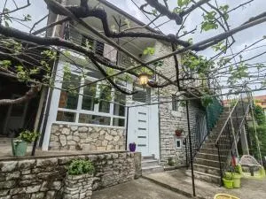 Old House Morinj - Donji Morinj