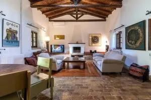 Dafni's Stable - Danilia