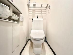 4mins to Station 9mins to Ikebukuro 10mins to Ueno 13mins to Shinjuku Whole House 3 Bedrooms Max for 8 Direct access to each spot