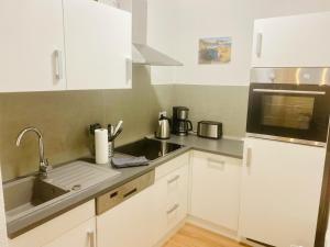 Geräumiges 2R City-Apartment Uninähe mit TV Streaming, Terrasse