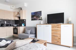 Corvin Gem Apartment with PARKING