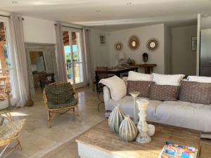 Villa Grimaud - au calme sur Golf, et vue mer sur le Golfe de Saint-Tropez