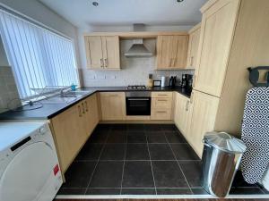 2 bedroom City-Centre apartment with Free parking
