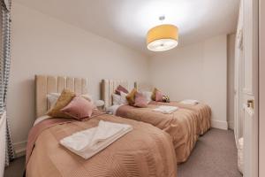 Stylish Retreat 2 Bed Lower Ground 2HS