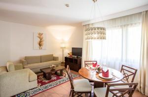 Plagoo Holiday Hotel