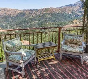 Η αυλή της Ασπασίας, Χανιά Κρήτη - Omalós