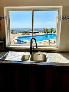 Vila Pôr do Sol - Fantastic villa with panoramic coastal & sea views