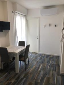 Blu House Of Emi img10