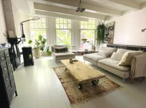 Volledige bovenwoning binnenstad - 吕伐登