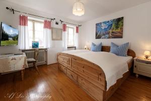 Standard Double Room with Mountain View room in Pension Karner