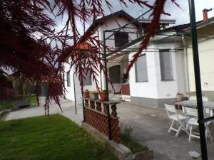 Casa Vacanze Terra di Mezzo - Paruzzaro