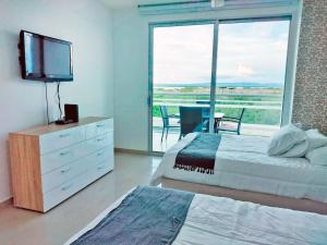 Morros Pelican Sunrise - Livin Colombia