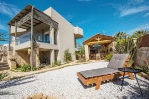 Chic Villa Eleni w BBQ, 3min walk to the sea - Gournes