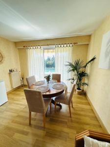 Appartements Spacieux 2 chambres 65m2 climatise au village medieval entre Nice et Antibes : photos des chambres