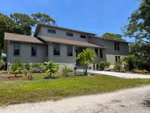 tropical bay house - Woodmere