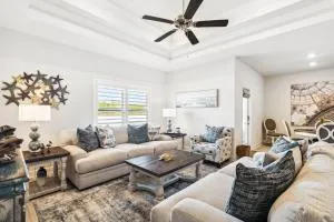 On Seabatical in Windmark Resort! - Bikes, Walk to Beach, Pool, Beach Gear, Golf Cart Avail! - 圣乔港