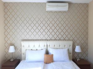 Studio Deluxe (3 Adults) room in Trendy Deluxe Apartments