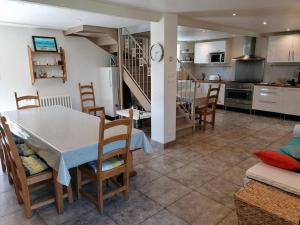 Maisons de vacances Grande maison familiale - la plage a 150 m : photos des chambres