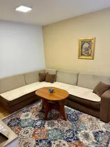 Golden Lily Apartment - Koševo