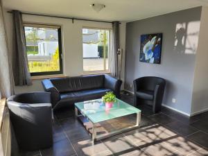Holiday Home Friesland near the Wadden Sea with Wifi and 3 Bedrooms