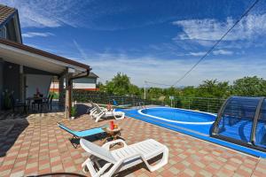 CVETKOVA HIŽA sa JACUZZIJEM