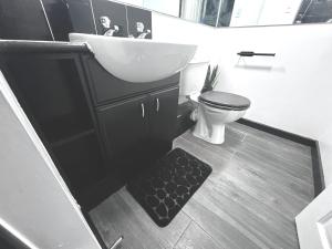 Shazeal Apartment Tipton