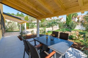 Charming Villa Lavanda with pool