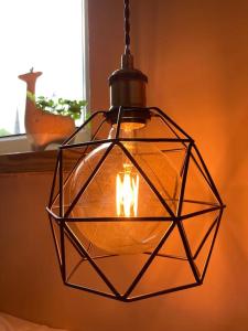 Rustic Top Floor West End Pad With Balcony, Parking next to Byers Road, Aston Lane, Glasgow Uni