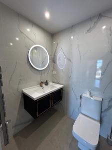 Villas A Eze , Bas de villa piscine pres de Monaco : photos des chambres