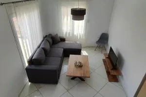 Dafnonas House - Bright & Modern - Poulithra