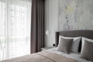 No. 2 PARK AVENUE APARTMENT