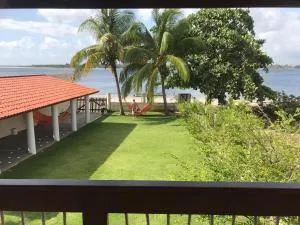 Casa a Beira mar na Barra do Serinhaem Ituberá - Bahia - Brasil - Ituberá