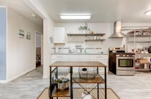 Perla DItalia -1BR- FREE Driveway Parking -1 Car